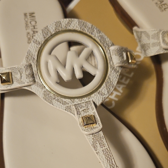 Michael Kors White Sandals - Picture 2 of 8